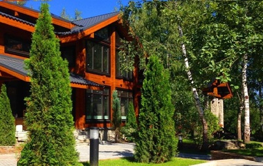 Роскошные деревянные дома Подмосковья на Рублевке